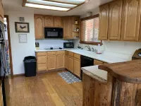 Cozy 2 Bedroom Cabin