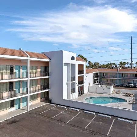 WindWater Hotel and Marina