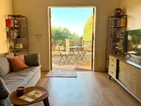 Quiet, Elegant Apartment With Beautiful Views & Terraced Gardens