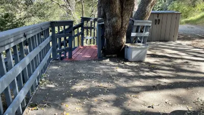 Crestline Luxury All-Suite Retreat with Lakeview Hotel dekat Lake Gregory Regional Park