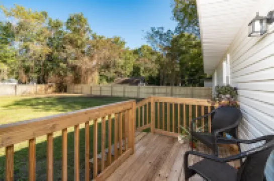 4 BD 2 Bath Home 10 min from base