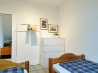 Vacation home Oll Smee 9 - Huus Twee with beach chair, fenced garden and fireplace! Hotels in Werdum