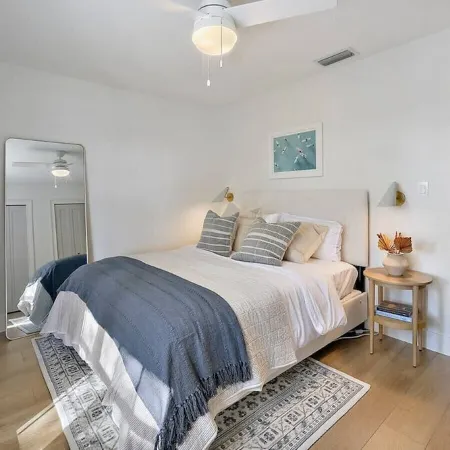 Closest Stay to Downtown Mt Dora - Renovated - Walk Everywhere - 5-Star Reviews