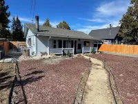 New Cozy Home w/ Mountain View