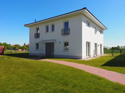 Villa Wassergeist with private swimming pool Hotels in Hohenkirchen
