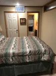 Cabin Rental - Lake Norfork - Mountain Home, Arkansas - 3 minute walk to lake!