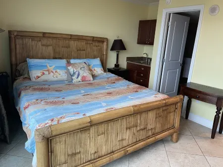 3/4bd 3Ba 1st&2 Fl  Townhouse sleeps10 w/ Dolphin Views ,Boating, Tennis,Fishing