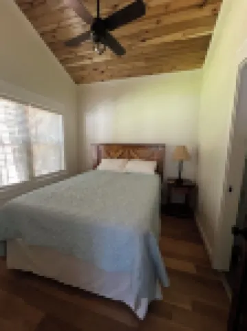 Malbec- our Charming Newly Constructed 2-bedroom Cottage at Jones von Drehle