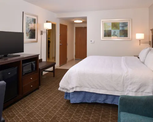 Hampton Inn & Suites Pueblo-Southgate Hotels in Pueblo