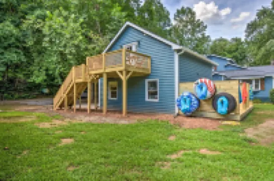 Private Riverside Studio - Hot Tub, King BD, Near Wedding Venue