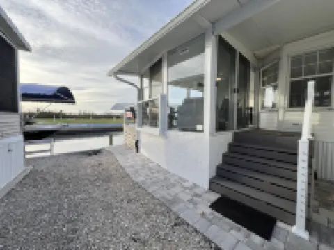 St James City,Watch sunsets,Dolphins, manatees on Canal while on Spa, kayaks