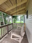 Creekside With Hot Tub, Gas Fireplace, Fishing, Minutes to Downtown and Omni Spa