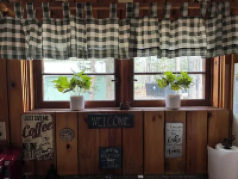 Peaceful, quaint cabin on Big Wolf Lake in Lewiston