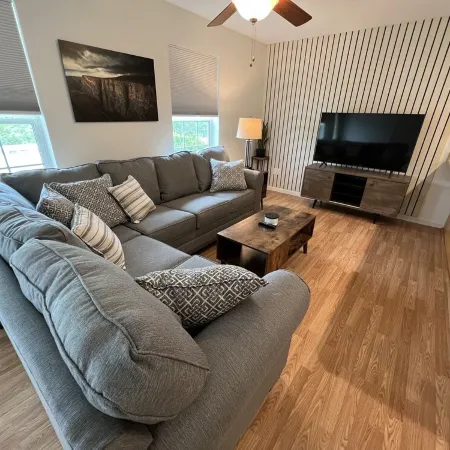 Relaxing 2 bedroom home minutes away from PMRP