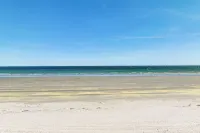 BLUE WAVE : Unique and cozy Beach House at Long Sand Beach in York!