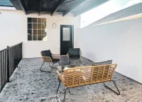 Beautiful Home In Perfect Location: Private Pool, 18 Guests, Fun Kids Bunk Room