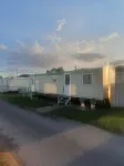 Beachfront 6 Berth Caravan, 5mins walk to Fantasy Island Hotels near Rosedale