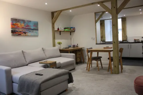 Vintage Beach House - a calm, stylish space by the beach. Hotels in Leven