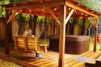 Mid-century modern cabin with spacious 2-bedroom, 1-bathroom, private backyard