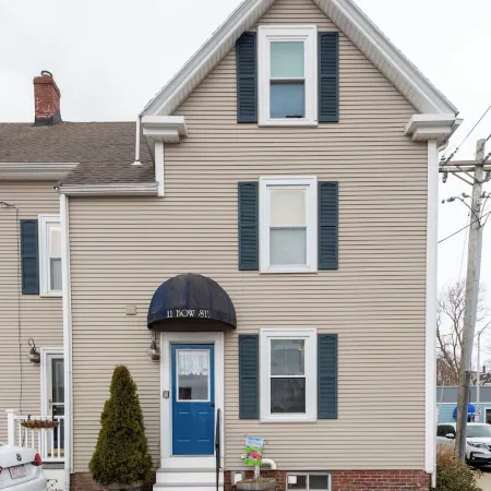 Re-listed: Adorable Condo Beverly - Salem - Halloween