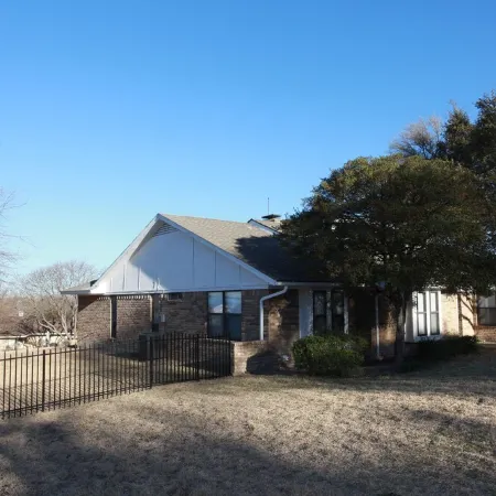 Lake view, Spacious 5 bedrooms, big lot, sleep 18
