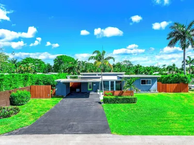 Heated Pool+HotTub! OutDoor Kitchen+Close 2 Beach!