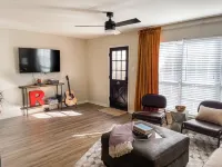 Cute Condo South of Centenary