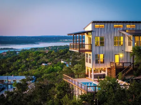 SKYHOUSE Canyon Lake: Private Pool and Lake Views