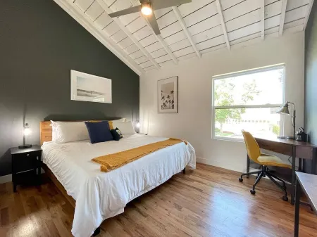 ☀10min→Airport☀65"Smart Tv☀Self Check-In☀5min→DTSA☀W/D