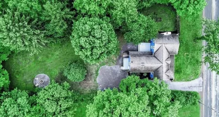 Charming 4-bedroom 1800's farmhouse with WiFi, AC in serene Cowlesville