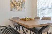 Renovated villa w private pool & bbq - close to magic theme parks!!