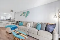 Beachside Breeze Condo w/pool and private beach access