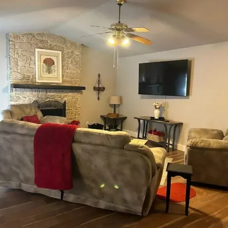 Family & Pet Friendly Broken Arrow Getaway