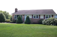 Cozy Family Sized Cottage in the Country! 15 minutes to Lancaster City!!