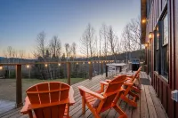 New Chalet: MtnViews-Hottub-Sauna-Firepit-GameRm-Playground-Dogsok