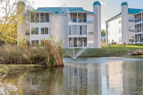 Penthouse with pool.  8 min to Tablerock Lake