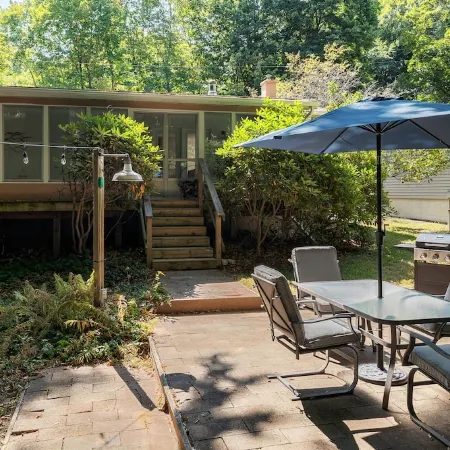The MidMod; Hgtv Featured Mid-Century Beach House w/Hot Tub! Отели в г. Каско Тауншип