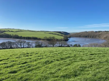Charming cottage in quiet village near the Helford River Отели в г. Мауган-ин-Менедж