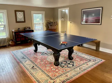 Country Farmhouse with Hot tub, swimming pool & pond on 18 acres