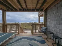 Oceanfront 2Br Sleeps 6 - Linens, Beach Chairs & Intracoastal Fishing & Kayaking Hotels in Stump Sound
