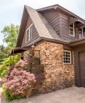 Charming and Historic Holly Cottage Carriage House in Downtown Tyler