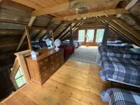 Secluded trailside cabin for 8 people on Kingdom Trails