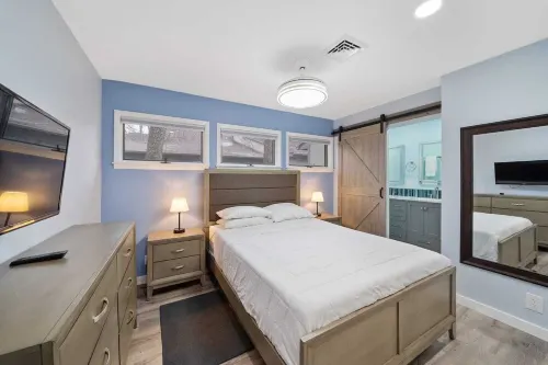 End-unit Lakefront 2BR, 2BA renovated