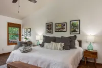 Breathtaking Mountain Views minutes from Brevard w/ new Artesian Hot Tub