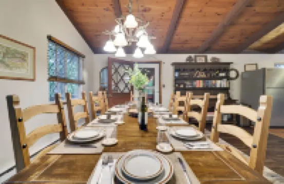 Close to Ski Slopes! Indoor Water Parks & Winter Fun! Lake!