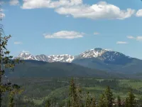 Wonderful 3 Bed, 3 Bath Condo, River and Forest Views, Steps from Shuttle.