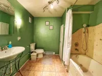 Joyful Townhouse with 3 bedrooms and 2 playrooms Hotels near Hawk Falls