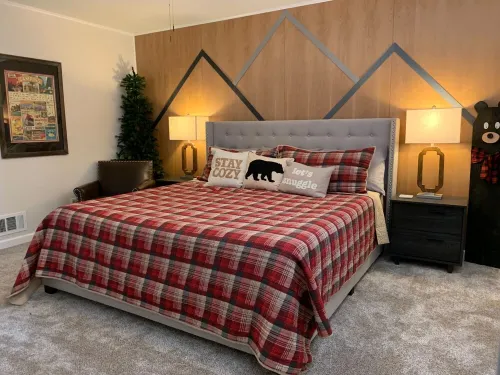 Spacious home with Game room in Jasper Ark.-Minutes from Buffalo National River. Hotels in Jasper