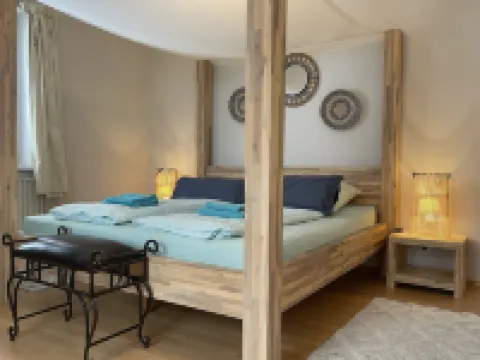 Sunny, spacious & fully equipped, castle views, close to lake/beach, restaurants