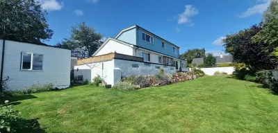 Ideal studio base for groups or families exploring or golfing within the area